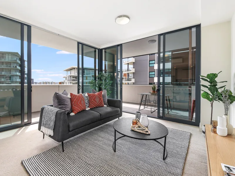 Wrap-around Balcony | Water View | Corner Position | Dual Aspect & Cross Ventilation | Bedroom with Terrace