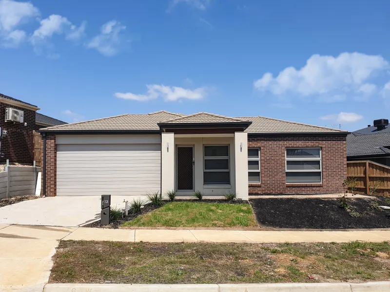 Family home with in Minutes to Mernda Rail & Mernda Junction!