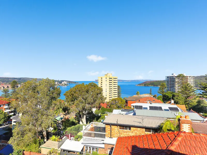 Beautifully renovated Art Deco apartment in prime position 