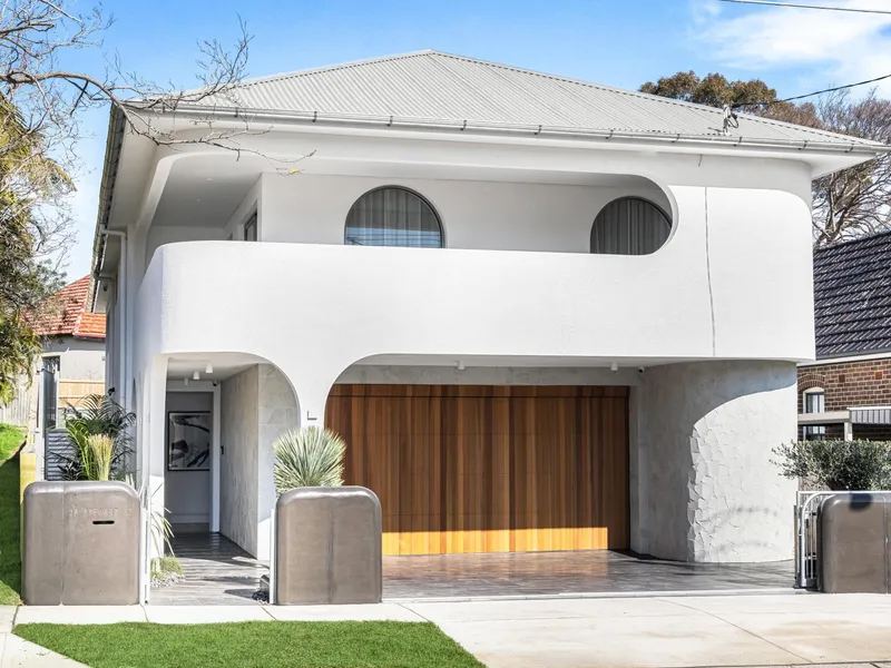 A Splash Of Palm Springs Glamour In Randwick, A Newly Built Masterpiece On The Edge Of The Spot