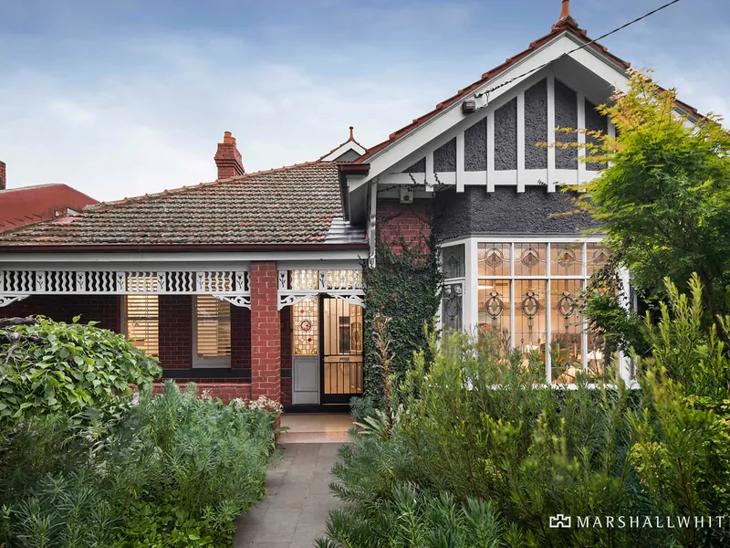 Enchanting Edwardian with Designer Family Appeal