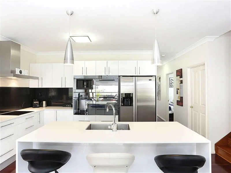 CONTEMPORARY COMFORTABLE CONVENIENT