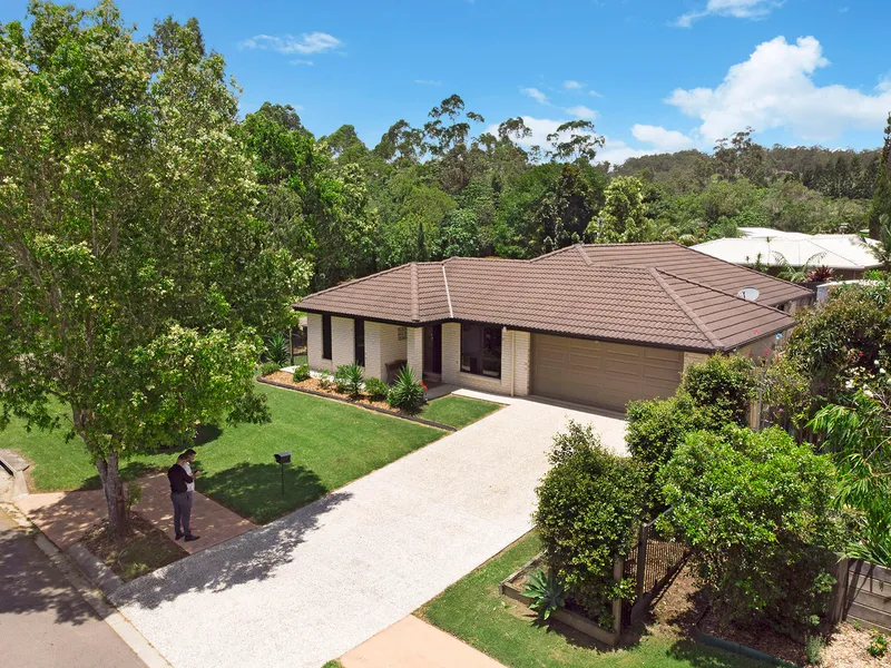 Rare Positioning in Sought-after Palmwoods!