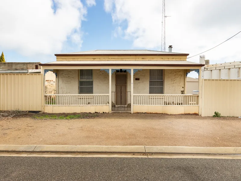 2 TITLES FOR ONE PRICE