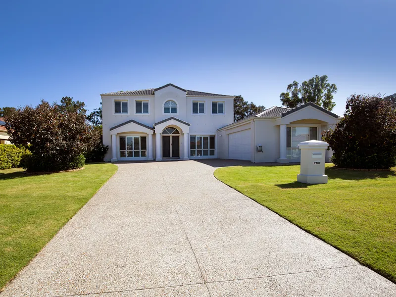 Stunning Golf Front Home in Hope Island Resort