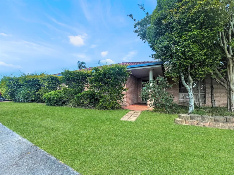 Neat & Tidy Family Home!