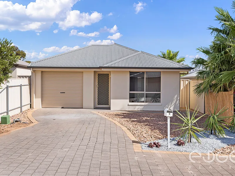 Updated Family Home in a Modern and Central Neighbourhood!