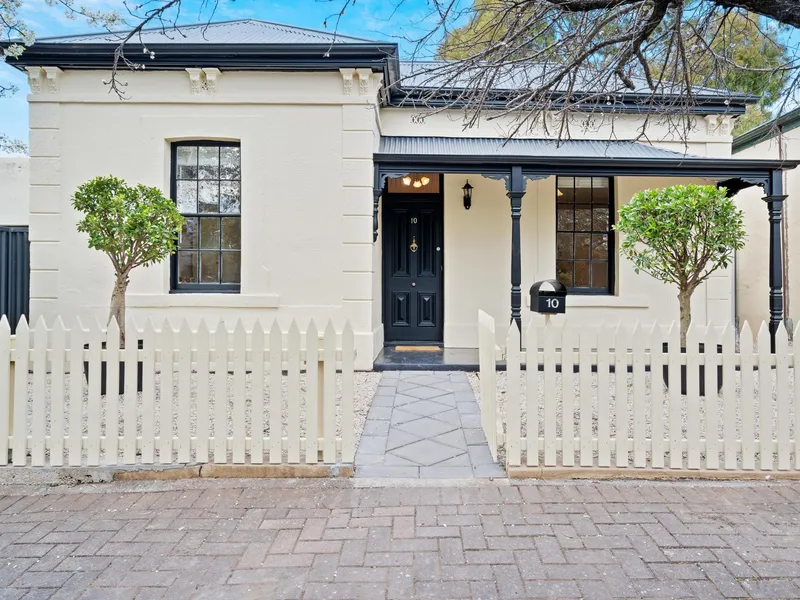 From the Front Porch to The Parade in Minutes!
