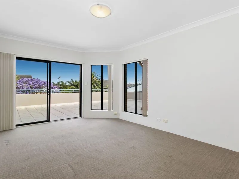 Deposit Taken! $695 per week