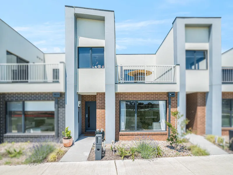 Stunning 3 Bedroom Townhouse.
