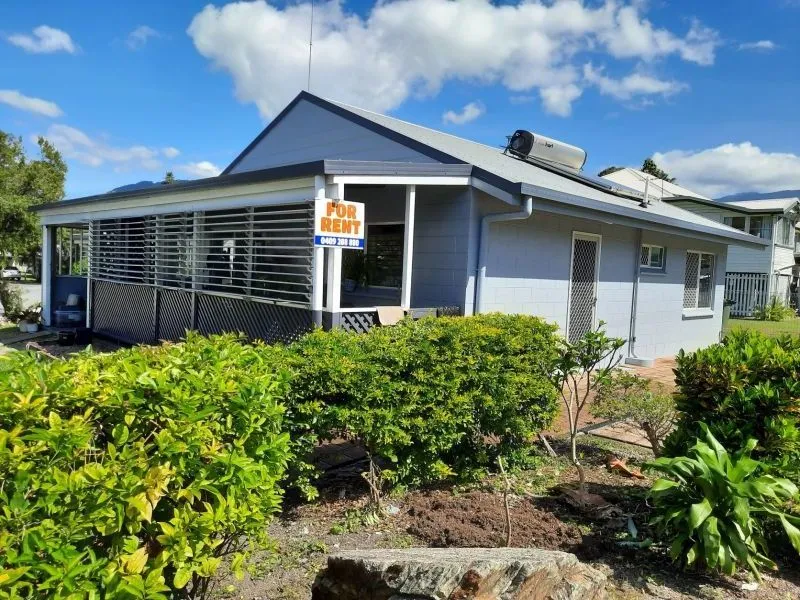 Rare, 2 bed, free standing unit in the prestige suburb of Whitfield, Cairns.
