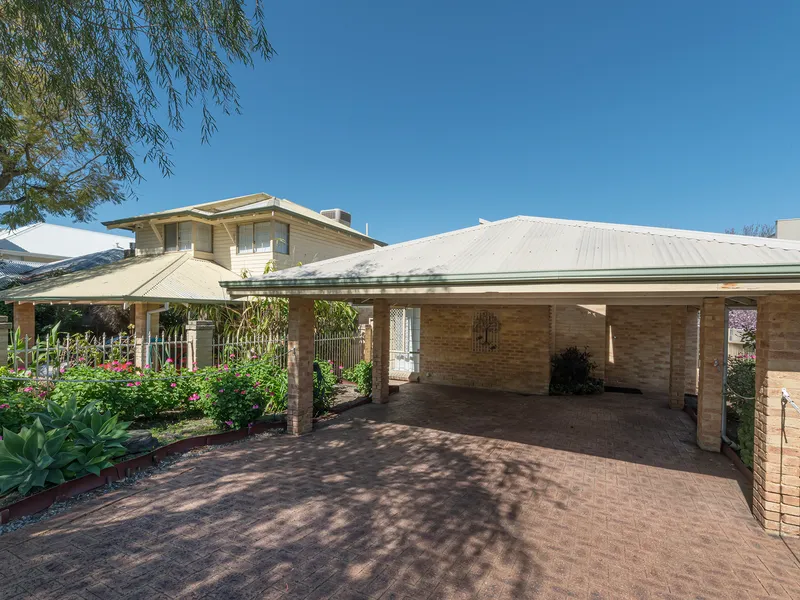 3 BEDROOM 1 BATHROOM HOUSE