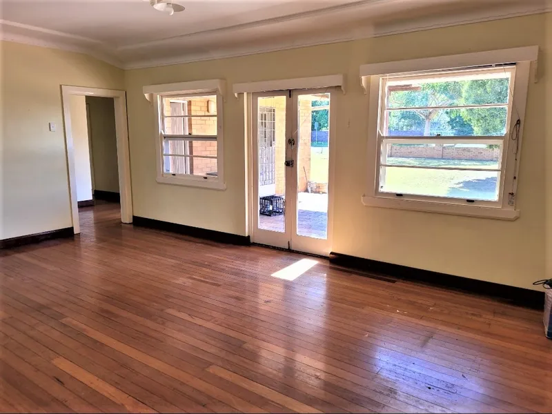 1659m2 Block Within Walking Distance to Robertson State School