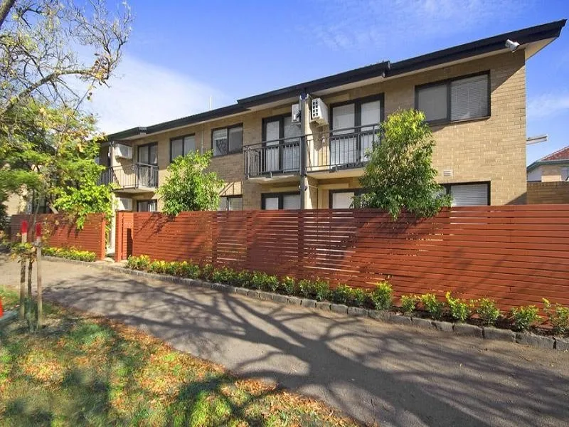 AN ENVIABLE LIFESTYLE AWAITS!