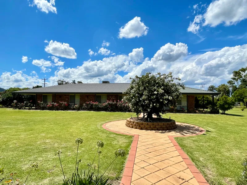 C21 Central West - 02 6852 3793