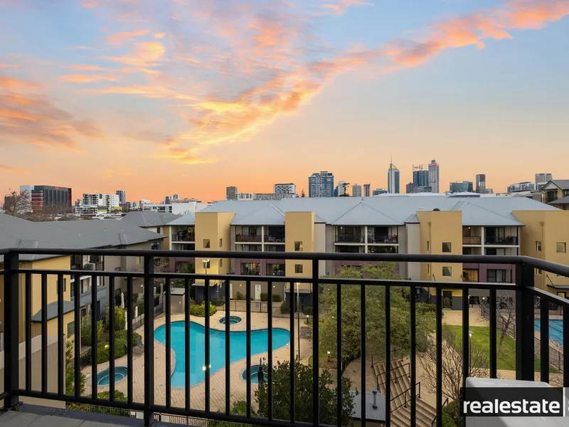 Two-Storey Penthouse In Beaufort Central