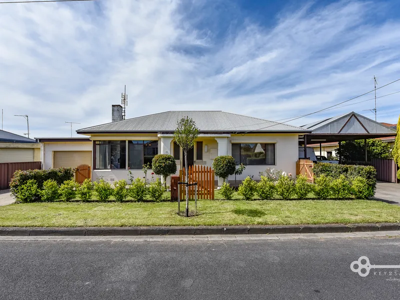 RENOVATED 4BR HOME WITH EXCELLENT SHEDDING