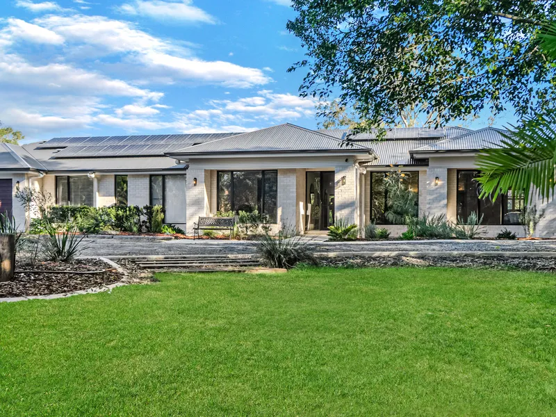 Masterpiece in Mooloolah Valley!