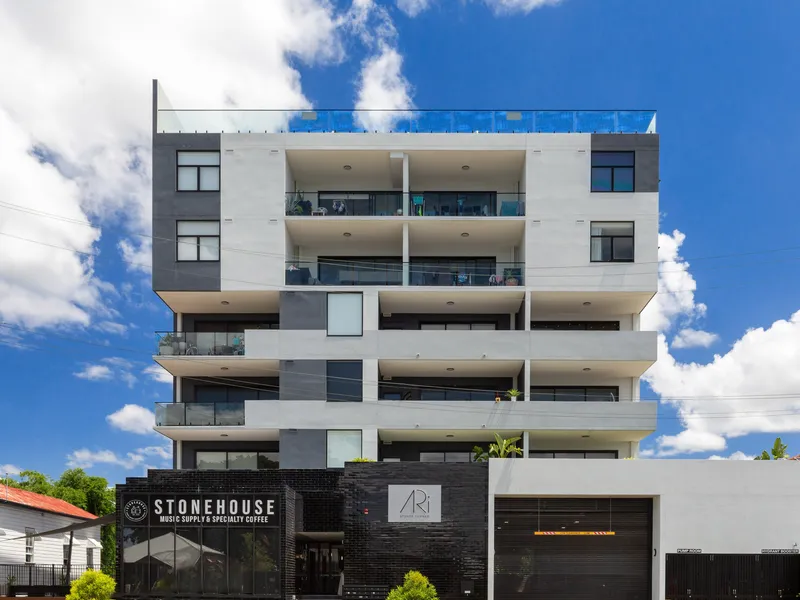 MODERN INNER CITY LIVING 