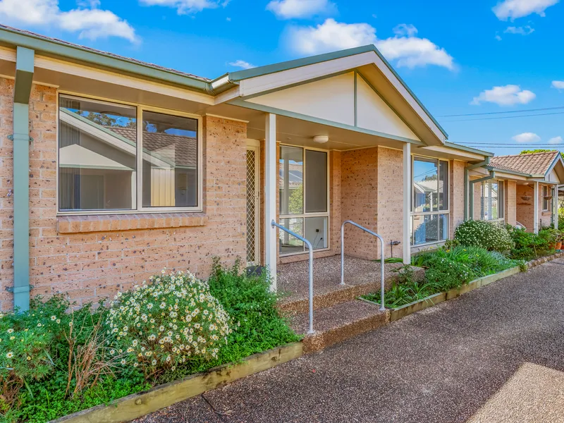 NEAT & TIDY - LOW MAINTENANCE - OVER 55'S