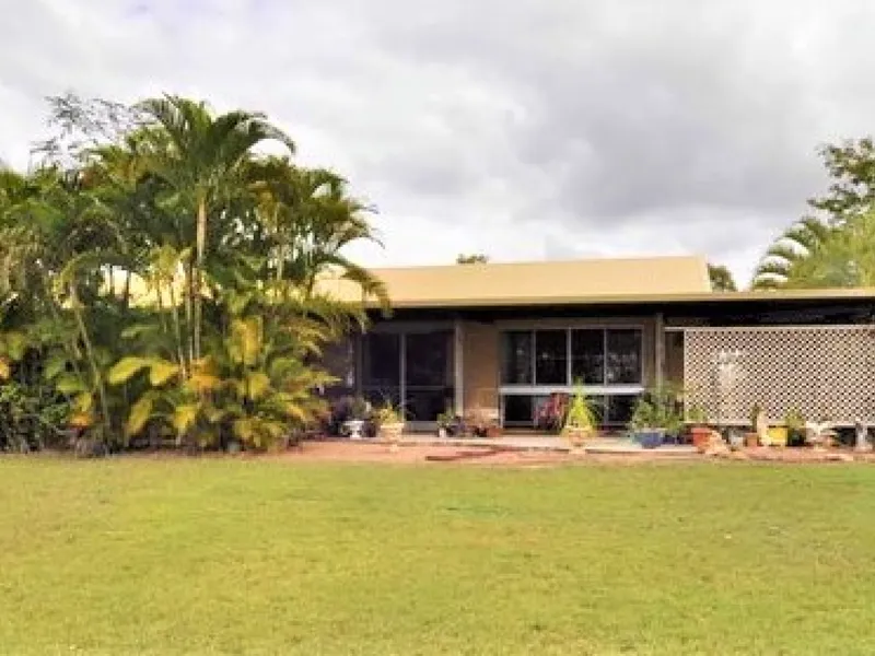 PEACEFUL LIVING ON ACREAGE BUT ONLY A SHORT TRIP INTO TOWN!