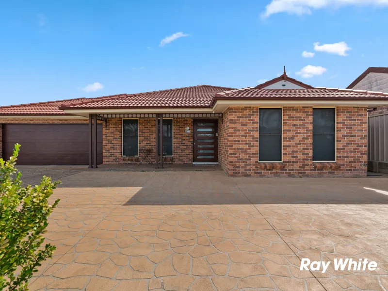 AUCTION ! MUST BE SOLD UNDER THE HAMMER