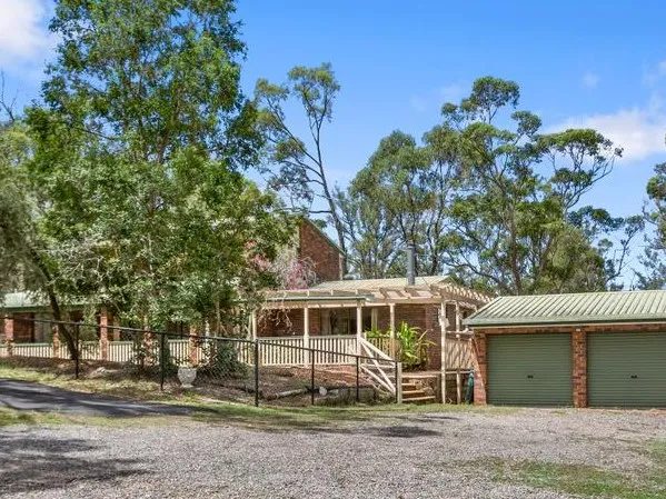 3.1 HECTARES OF ACREAGE LIVING AT IT'S MOST PEACEFUL
