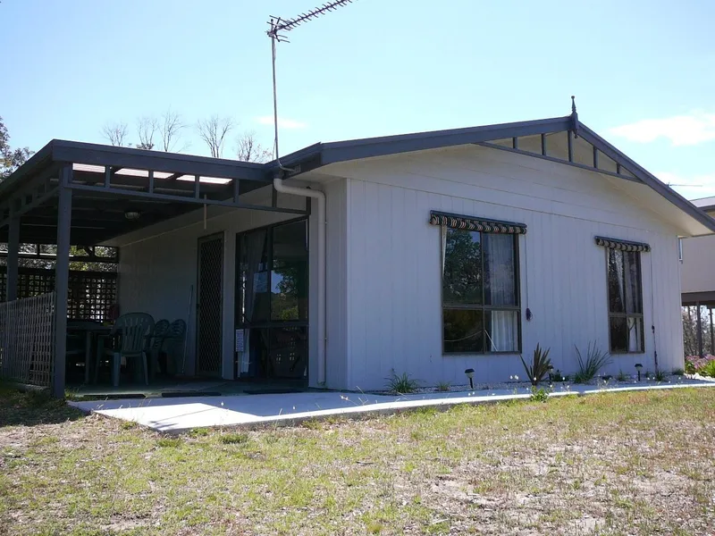 CALLING ALL KEEN FISHERMAN! HOW CLOSE IS THIS TO THE 90 MILE BEACH! 