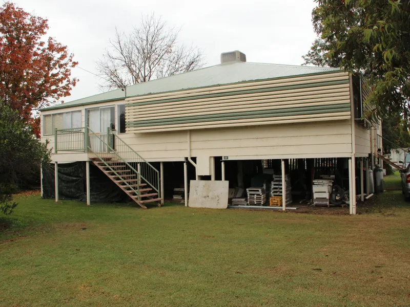 Investment Opportunity! Strong rental return on Large House & Shed