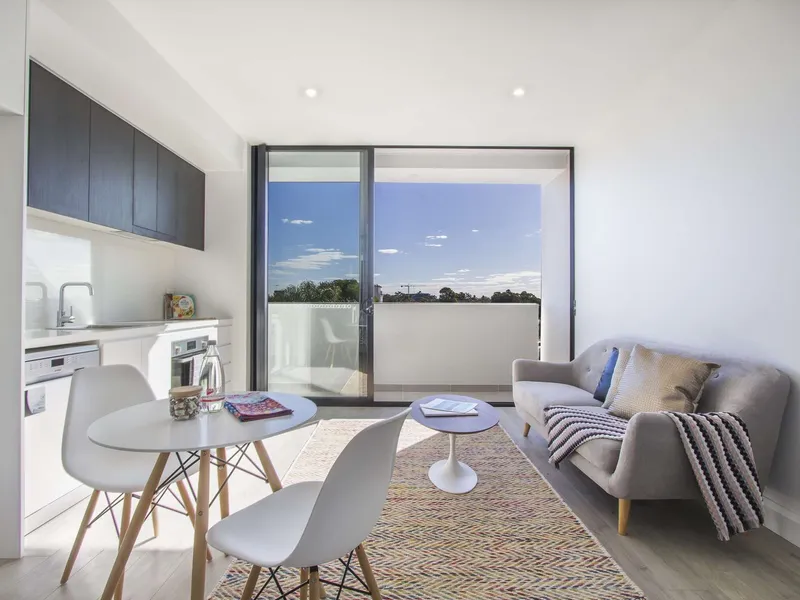 NEAR NEW OVERSIZED 1BR STUDIO APT-IDEAL HOME OR INVESTMENT 