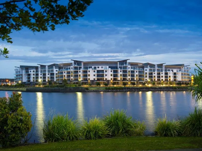 AFFORDABLE LUXURY THREE BEDROOM APARTMENT