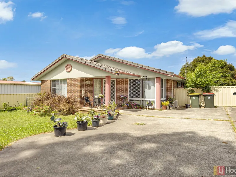 Private Villa in Convenient Locale!!