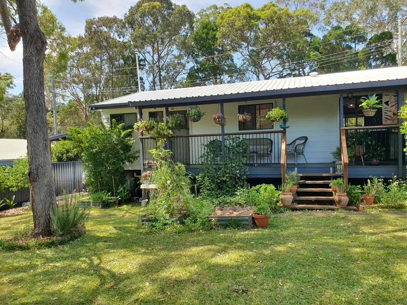 A Gorgeous Garden Cottage Close To The Beach