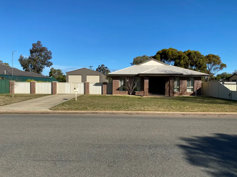 A Well Developed Property In The Lakeside Estate