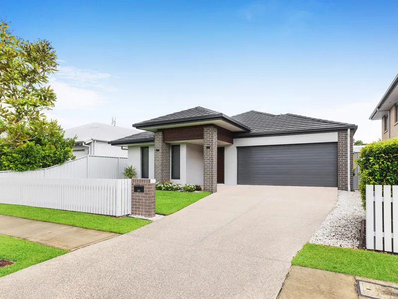 Near new stylish four bedroom family home