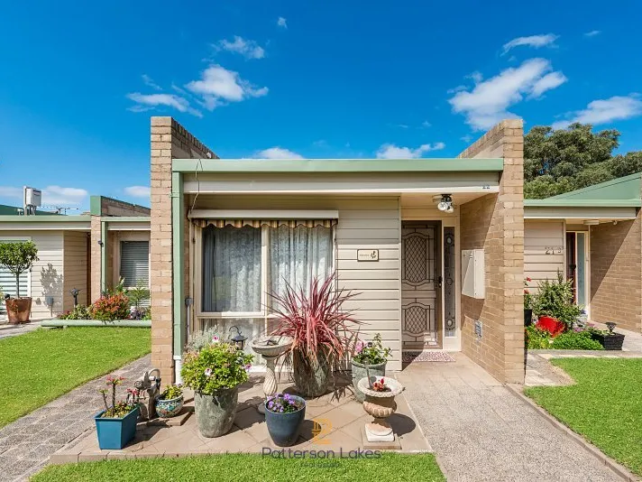 TRANQUIL LAKESIDE LIVING