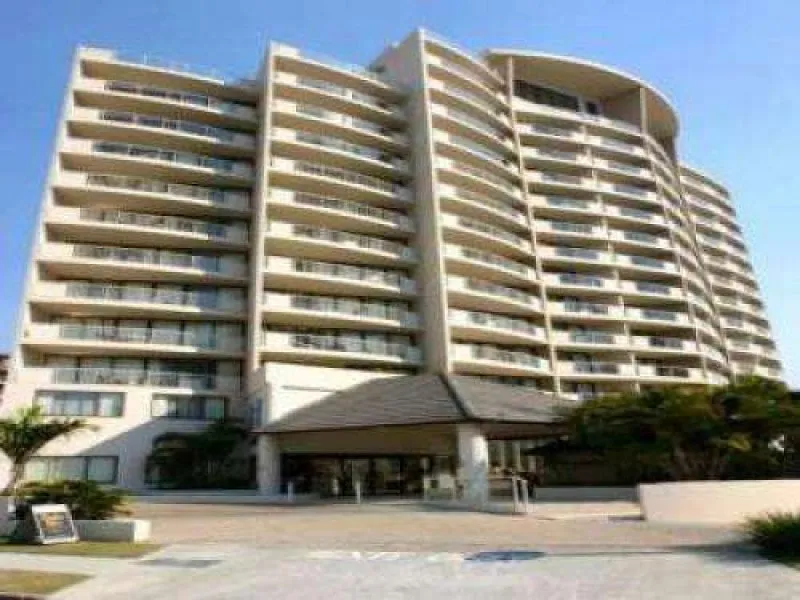 2 x 1 BEDROOM APARTMENTS IN HEART OF BROADBEACH FULLY FURNISHED