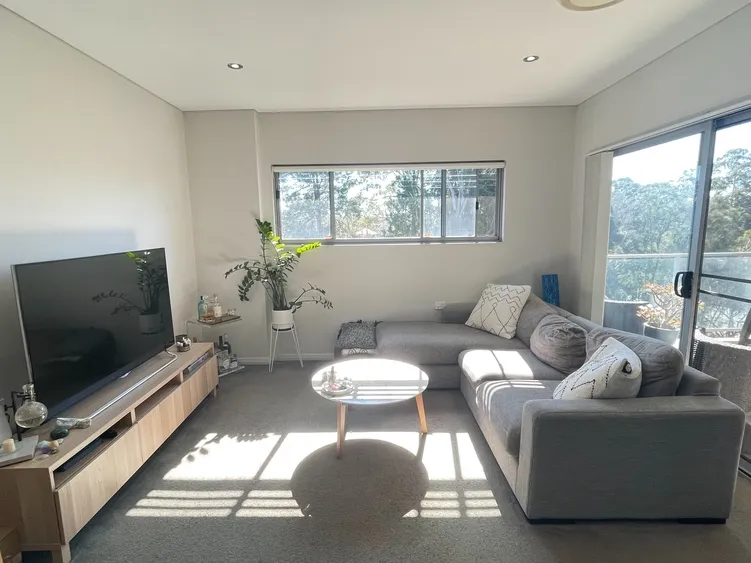 Sunny and Spacious North Facing 2 Bedroom with 2 Car Space