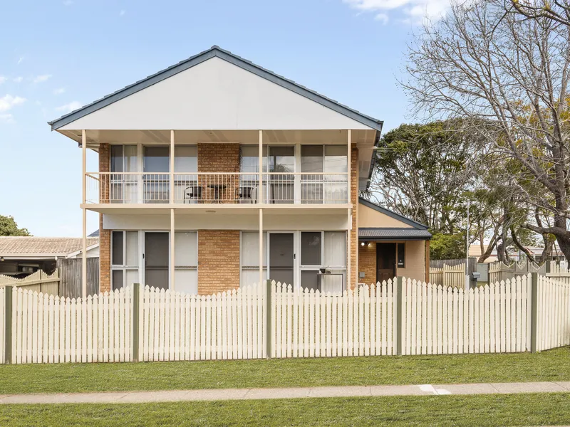 Two-story Residence with Impressive Side Access!!