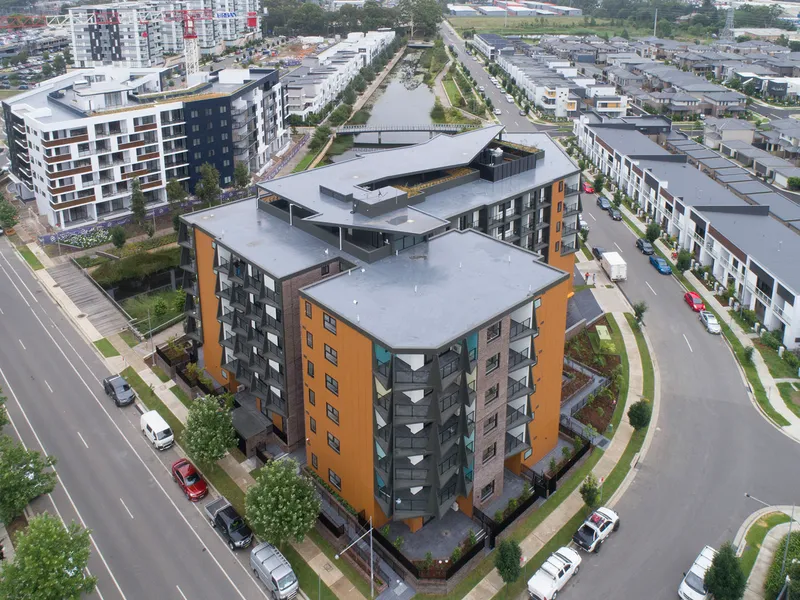 ARCHITECT DESIGNED APARTMENT FOR LUXURY LIVING