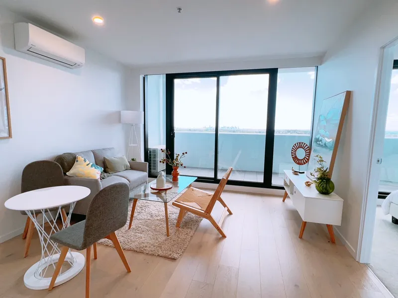 Brand new: 2 bed 2 bath 1 carpark, Level 23