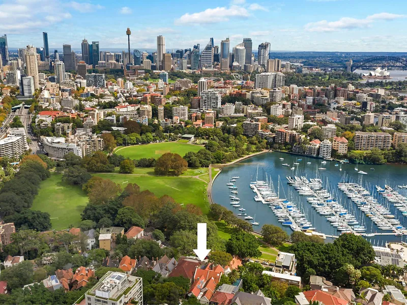 Luxurious house-like apartment overlooking Rushcutters Bay