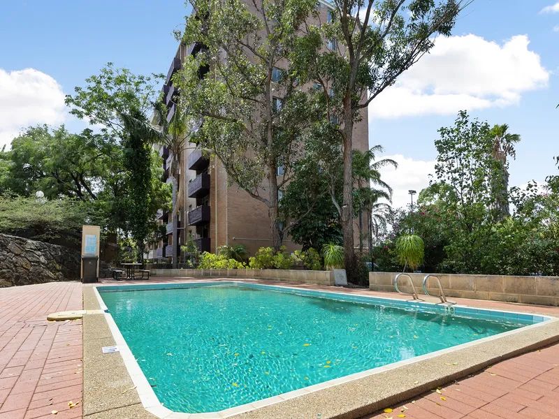WELL LOCATED 2 BEDROOM UNIT