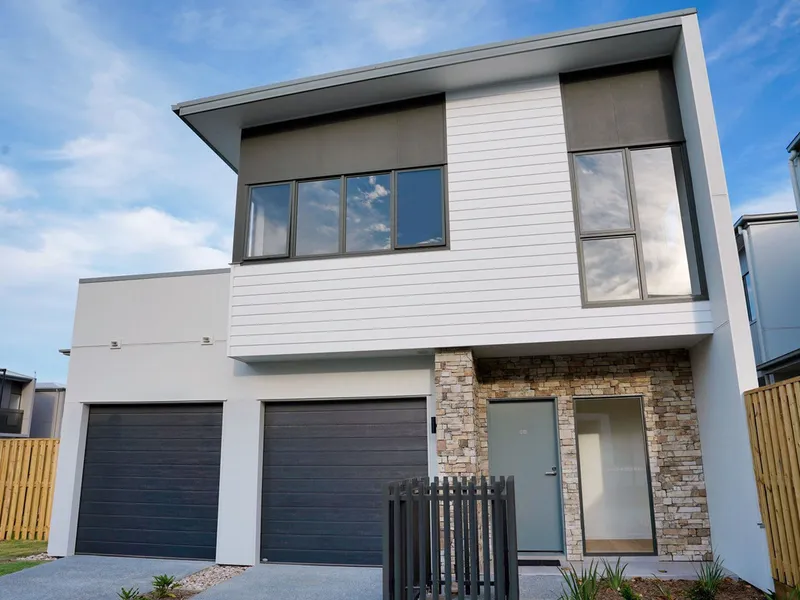 Modern Designer Townhouse - Massive and Marvellous - Hope Island