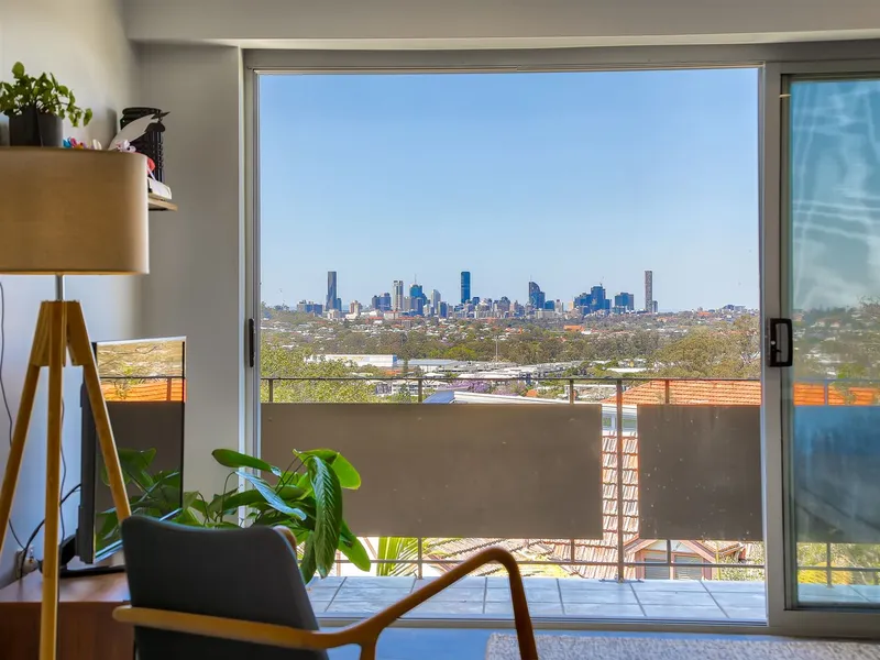 Renovated with Spectacular City and Mountain Views!