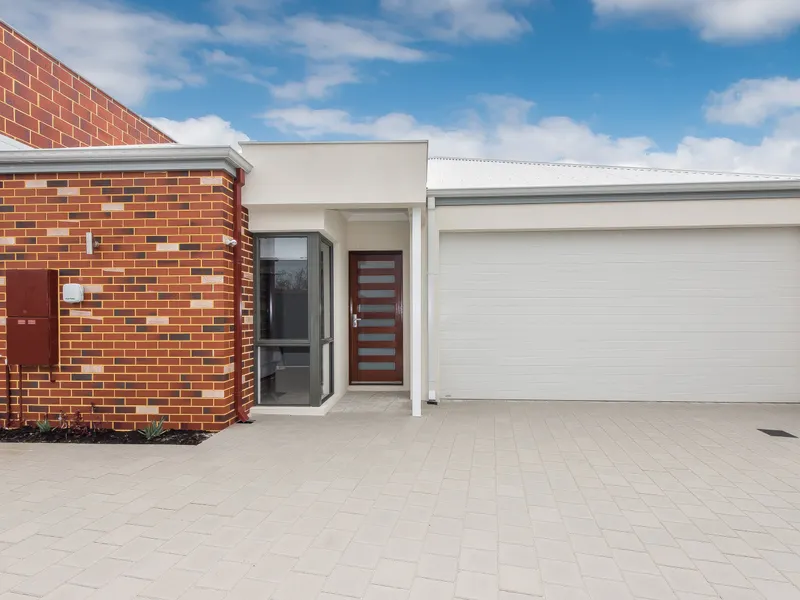 UNDER OFFER! UNDER OFFER! UNDER OFFER!