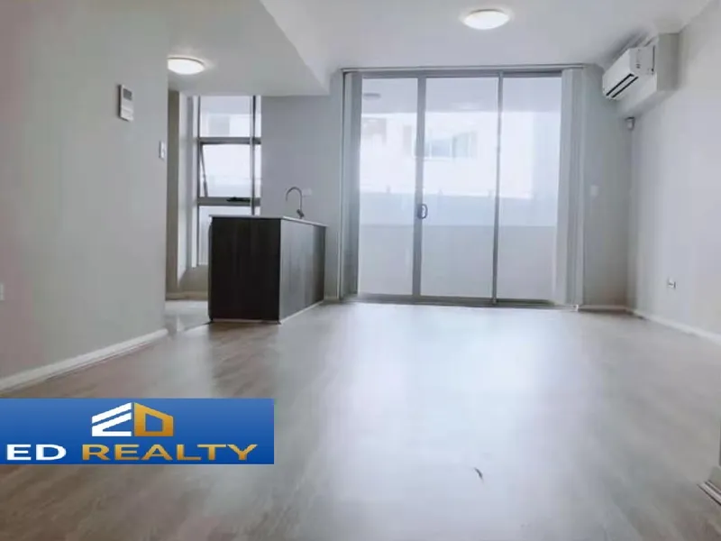 Spacious One Bedroom Unit Convenient Location