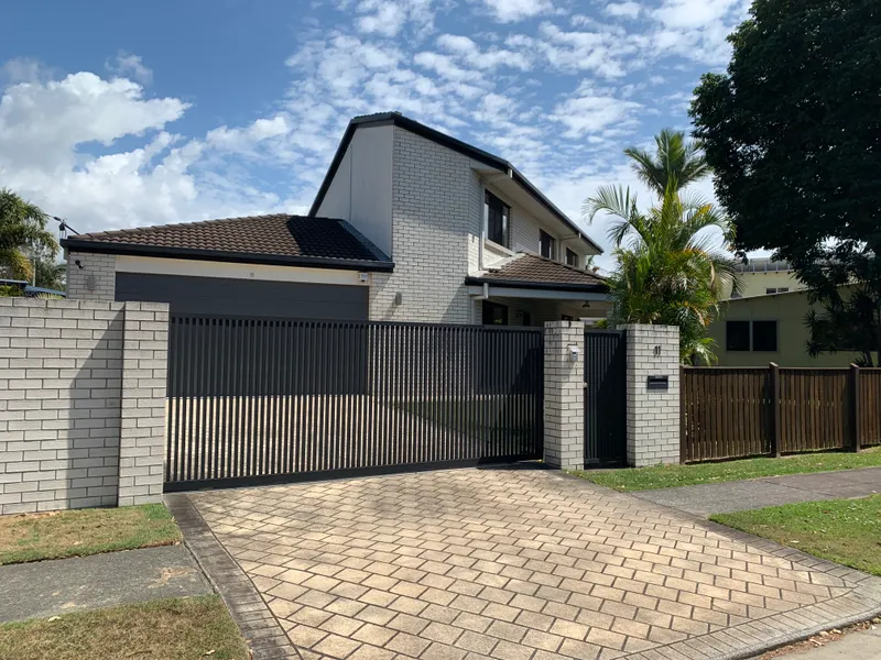 SPACIOUS FAMILY HOME!