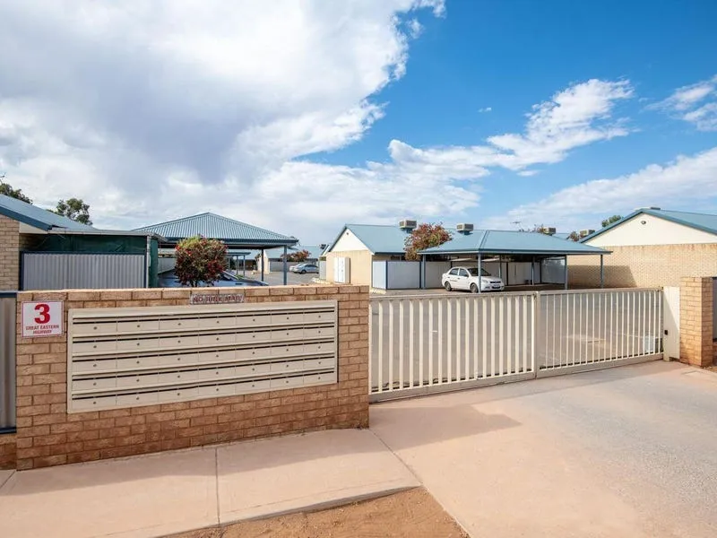 Modern unit in a gated complex!