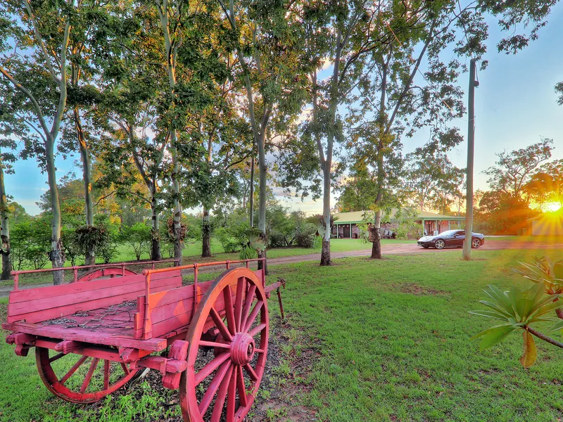 Welcome Home!!!! 2.04HA with a magnificent heart melting home!!!